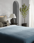 Avolite Throw - Maison Vogue
