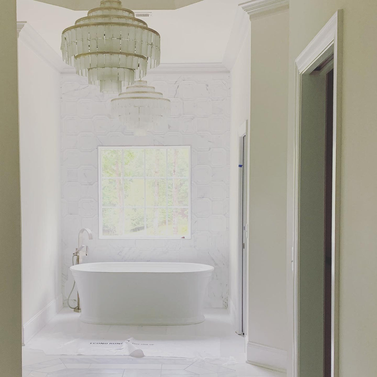 Sommelier White Chandelier - Maison Vogue