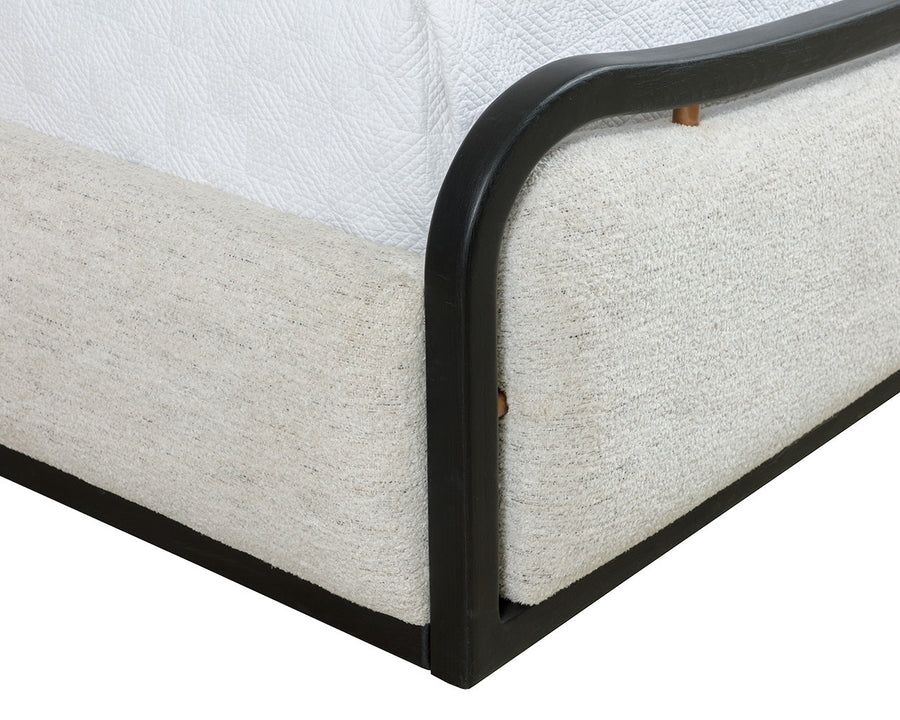 Junia Bed