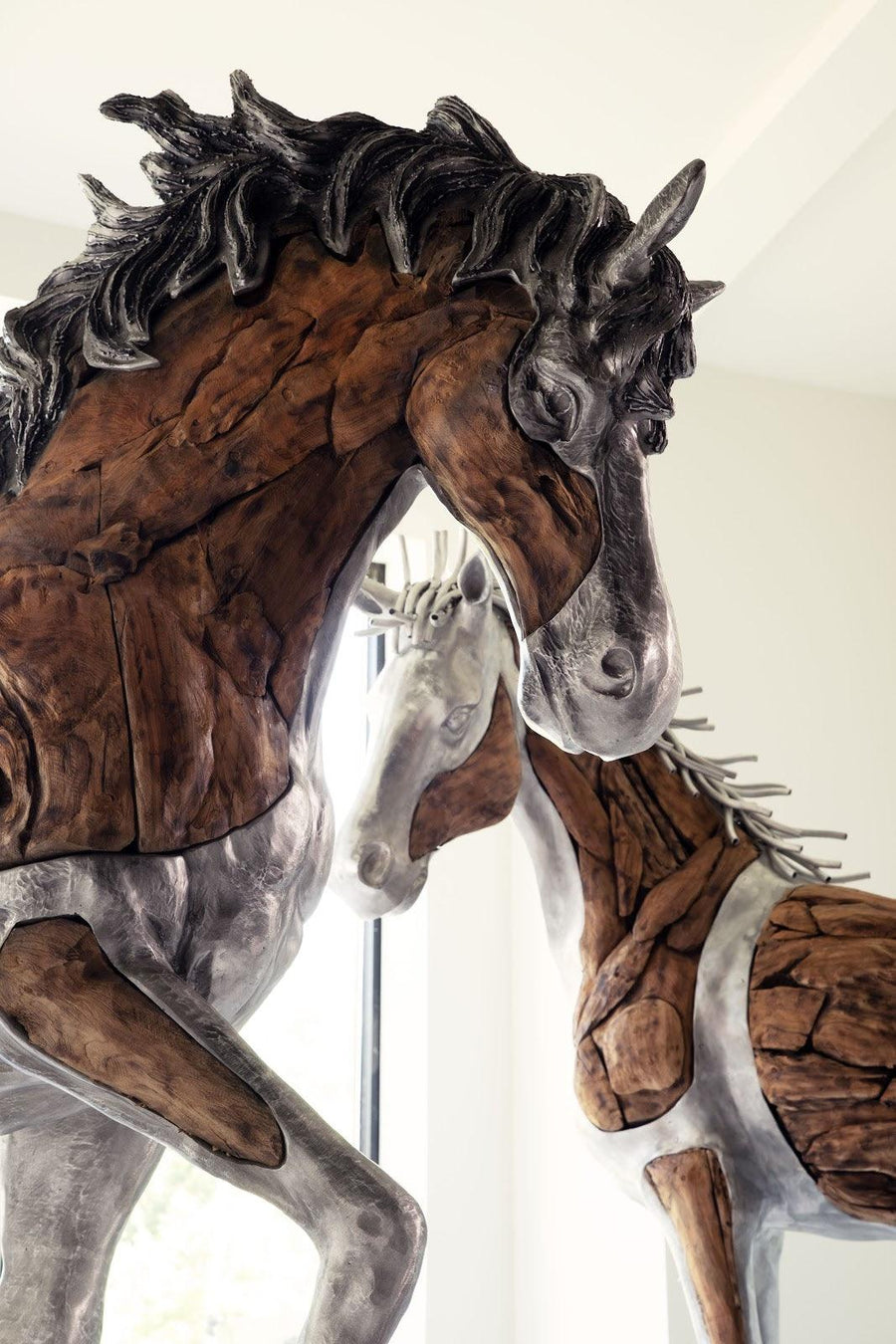Mustang Horse Woodland Sculpture On Base Walking - Maison Vogue