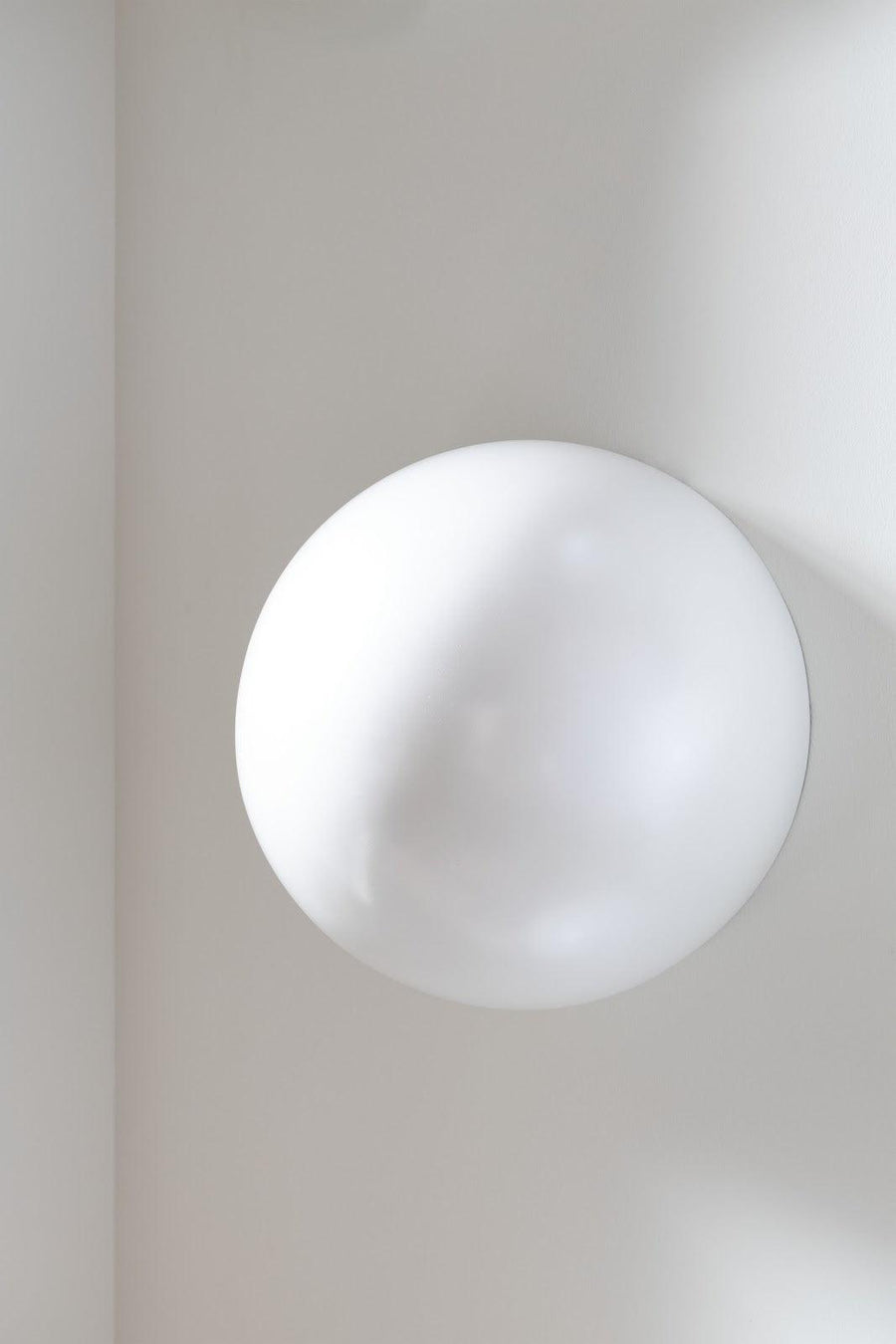 Sphere-In-Half Pearl White - Maison Vogue