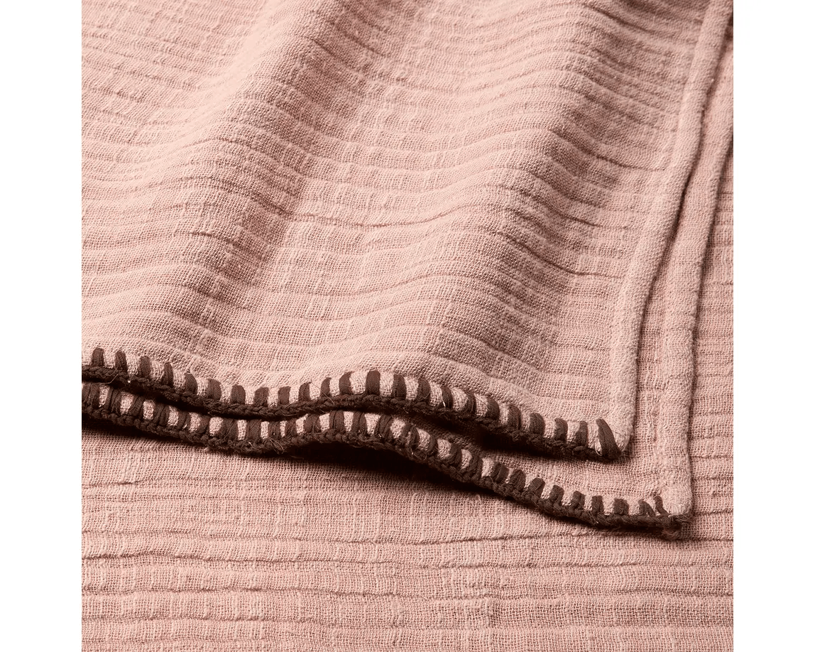 Avolite Throw - Maison Vogue
