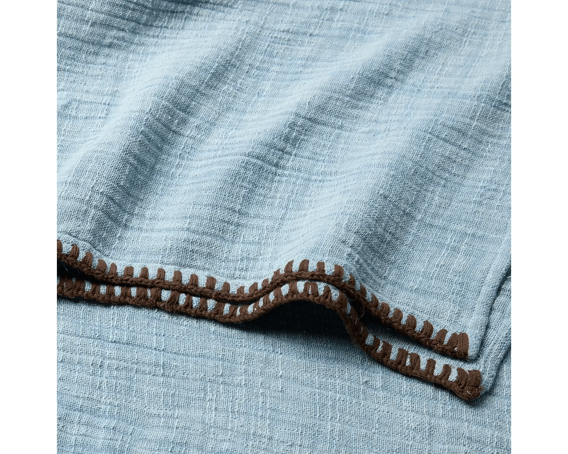 Avolite Throw - Maison Vogue