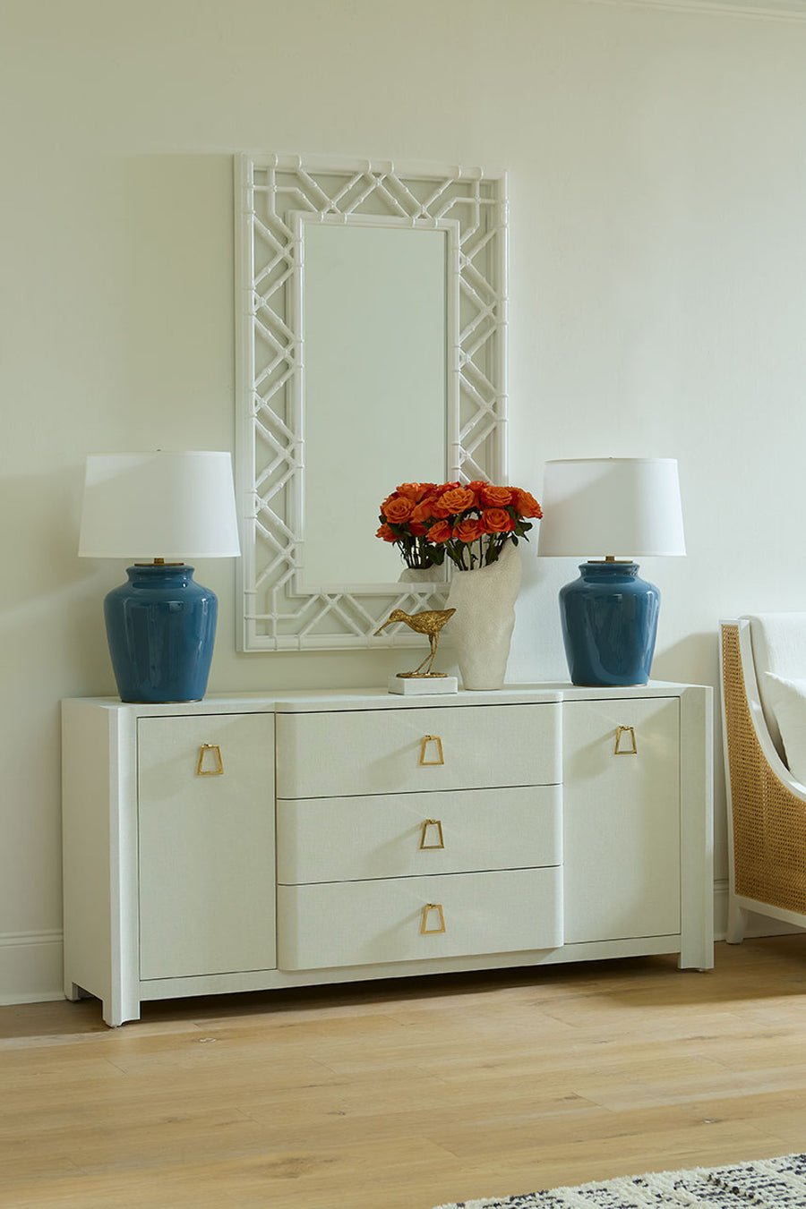 Aksel Lamp with Shade 17-inch White Linen, with Gold, Cruise Teal