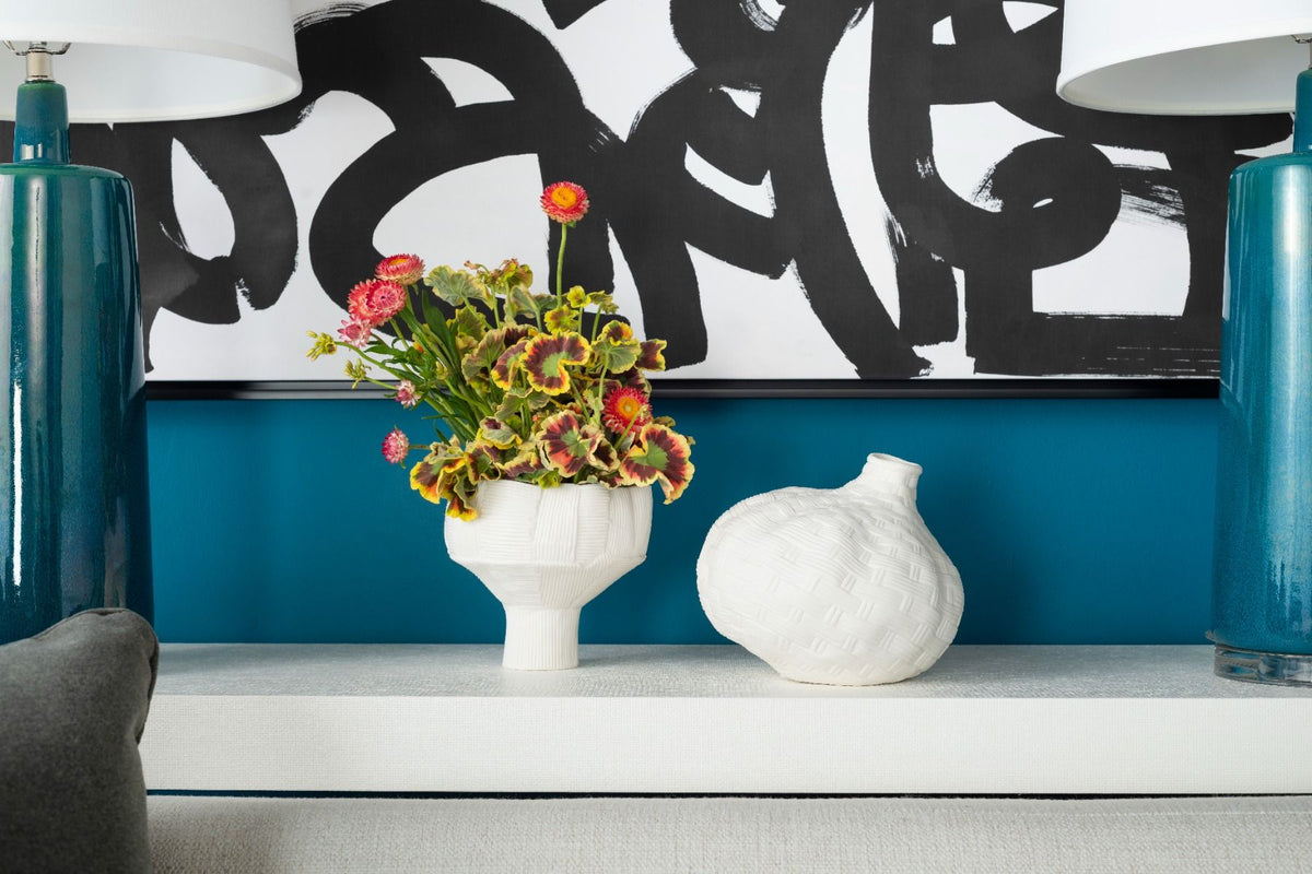 Tamarindo Small Vase, Blanc De Chine