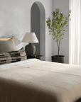 Avolite Throw - Maison Vogue