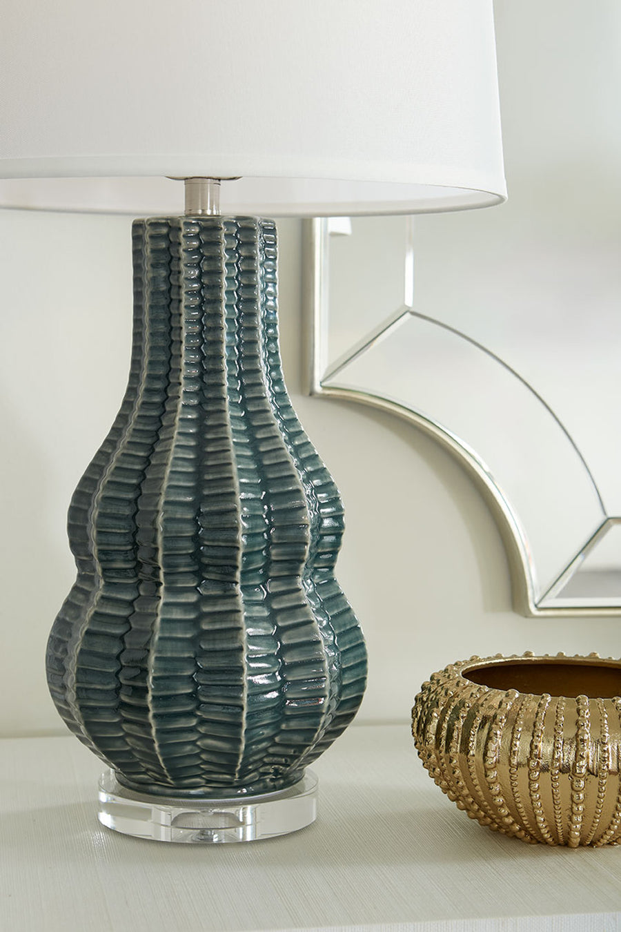 Quinn Lamp with Shade 17-inch White Linen, with Nickel, Veridian Green