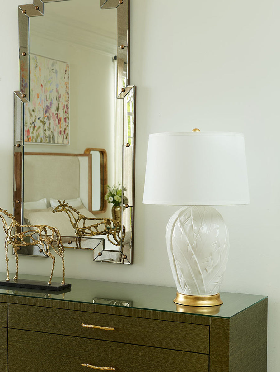 Tobacco Leaf Lamp with Shade 17-inch White Linen, with Gold, Blanc de Chine