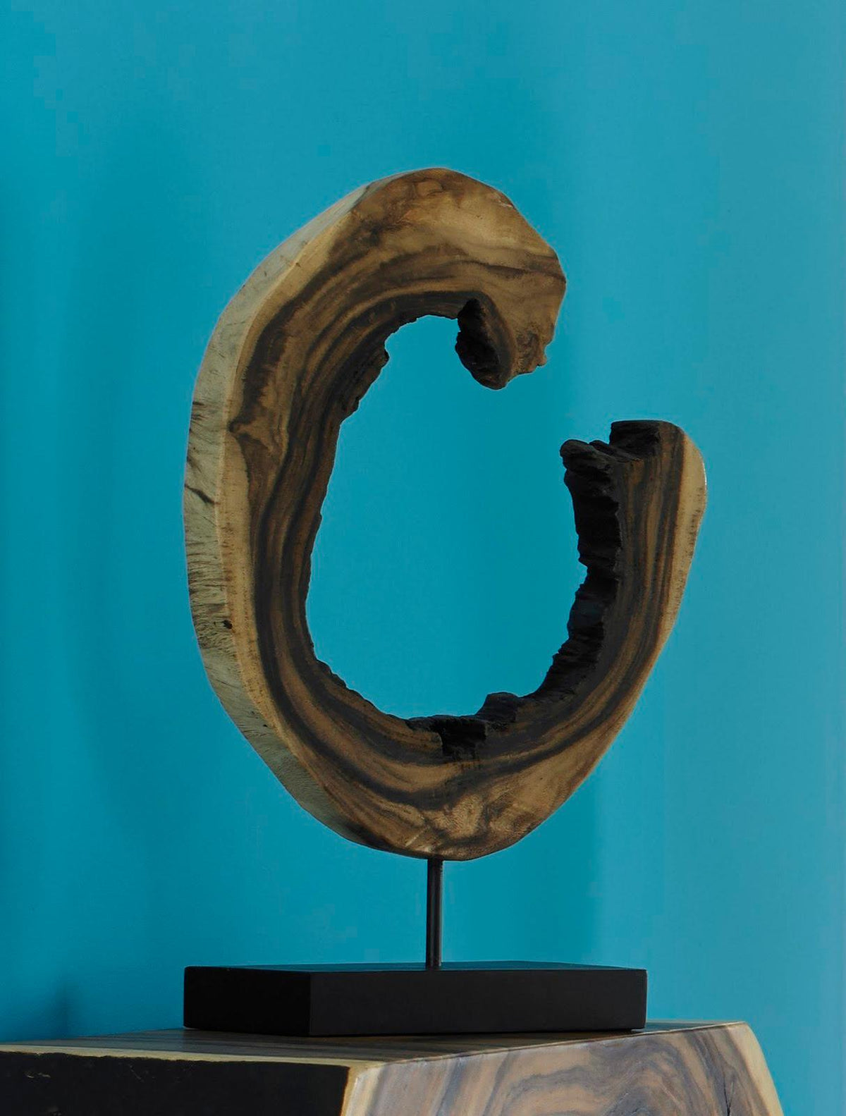 Creature Sculpture on Stand Natural - Maison Vogue